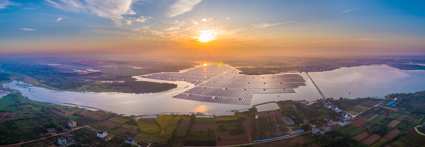 乐鱼(中国)leyu科技江西鄱阳123.235MW “渔光互补”型光伏发电扶贫项目
